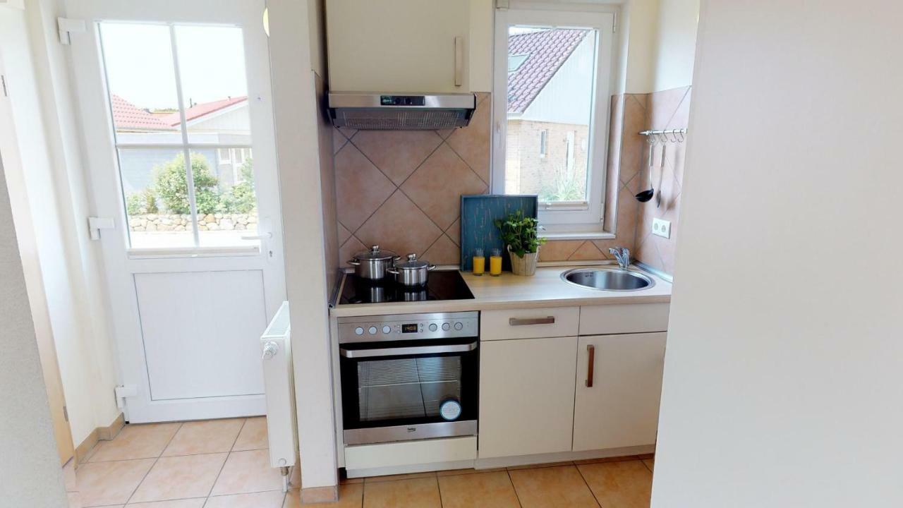 Feriendorf Suedstrand Haus 01 ペルツァーハケン エクステリア 写真